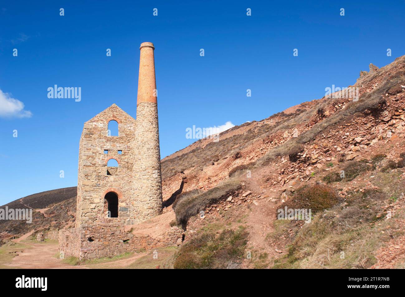 Wheal Coates, an abandoned tin/copper mine on the north Cornish coast near St. Agnes, Cornwall, UK - John Gollop Stock Photo