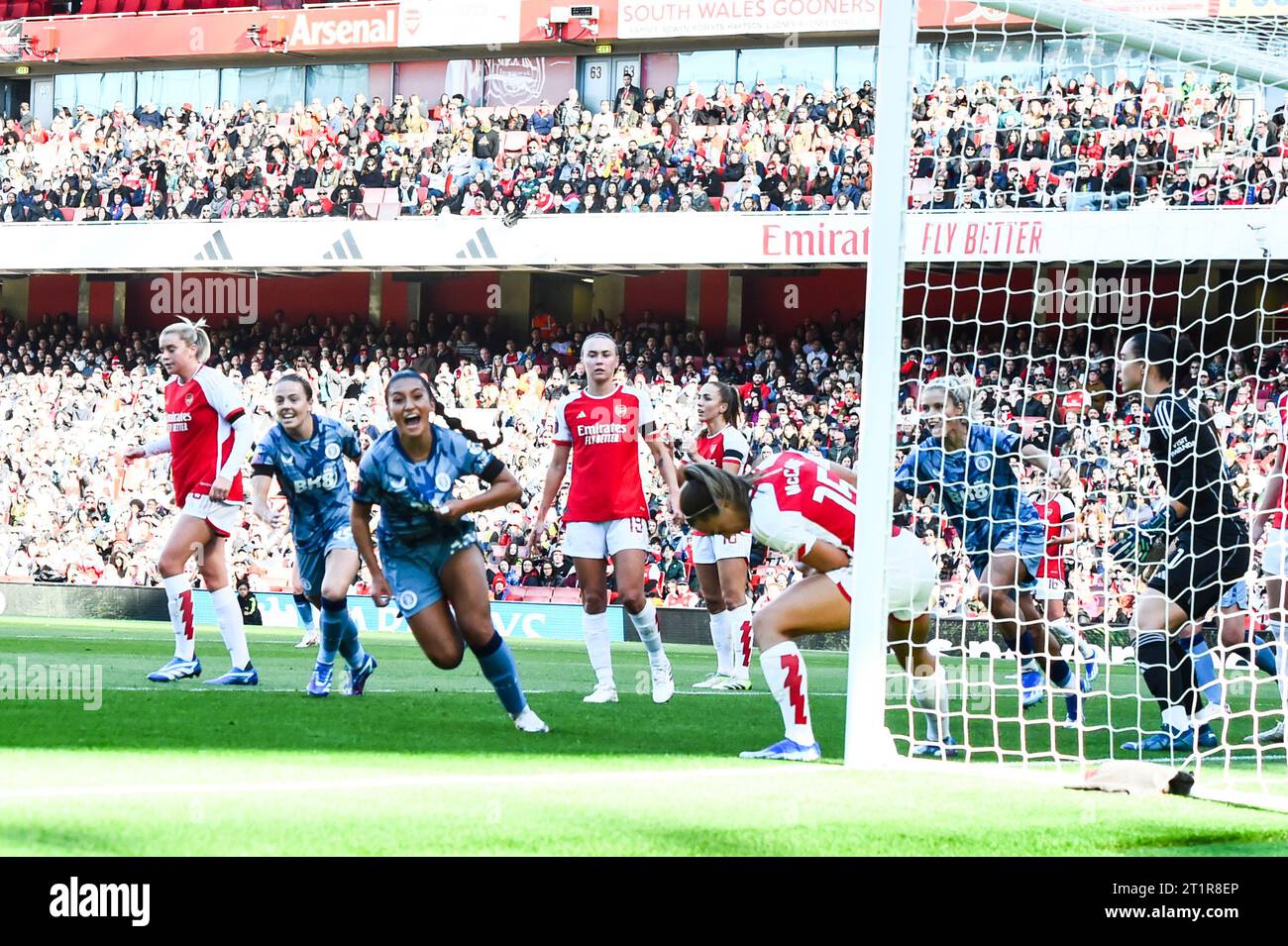 London, UK. 15th October 2023. Mayumi Pacheco (33 Aston Villa) celebrates after scoring teams first goal during the Barclays FA Women's Super League match between Arsenal and Aston Villa at the Emirates Stadium, London on Sunday 15th October 2023. (Photo: Kevin Hodgson | MI News) Credit: MI News & Sport /Alamy Live News Stock Photo