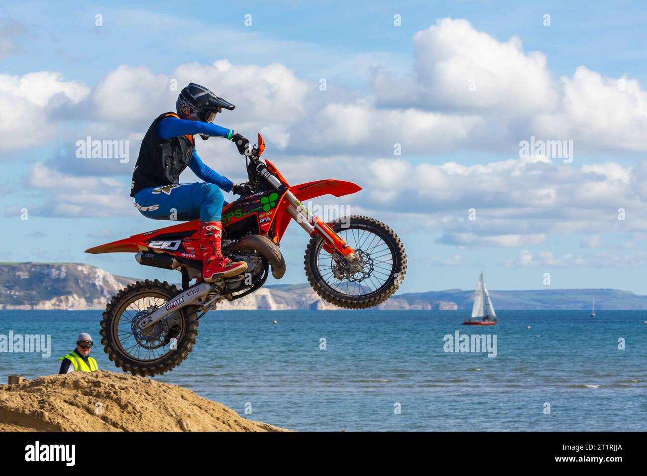 Weymouth, Dorset, UK. 15th October 2023. Thousands of spectators flock