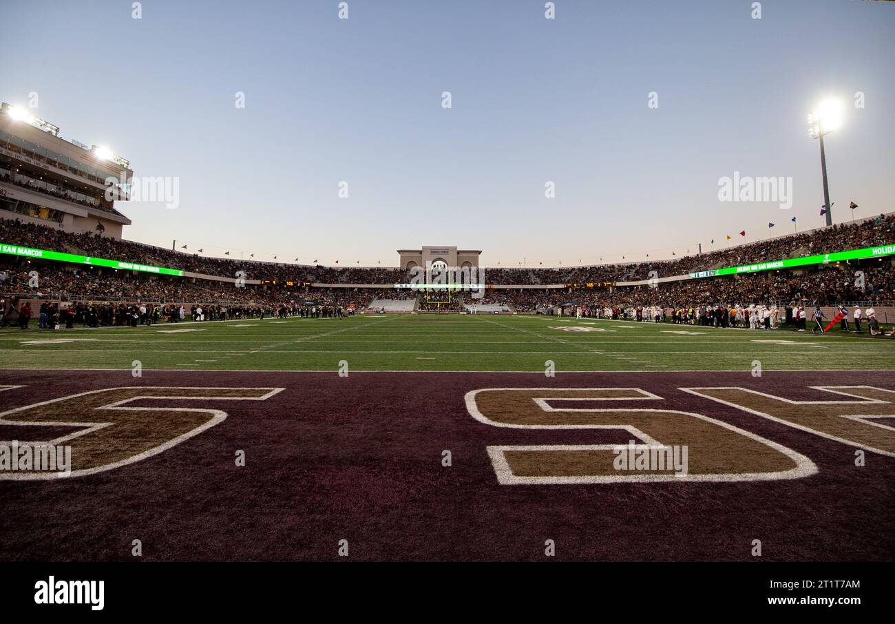 October 14, 2023: A sold-out crowd watches the Texas State Bobcats host the Louisiana-Monroe Warhawks on October 14, 2023, in San Marcos, Texas. (Credit Image: © Scott Coleman/ZUMA Press Wire) EDITORIAL USAGE ONLY! Not for Commercial USAGE! Stock Photo
