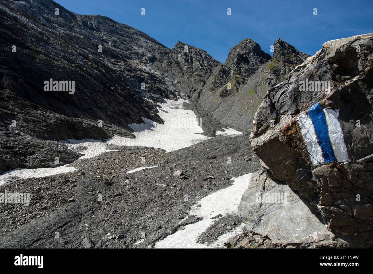 steiler Aufstieg zur Älplilücke in den Urner Alpen Stock Photo
