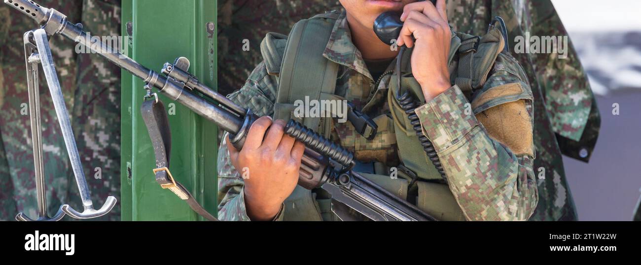 Weapons in the hands hi-res stock photography and images - Alamy