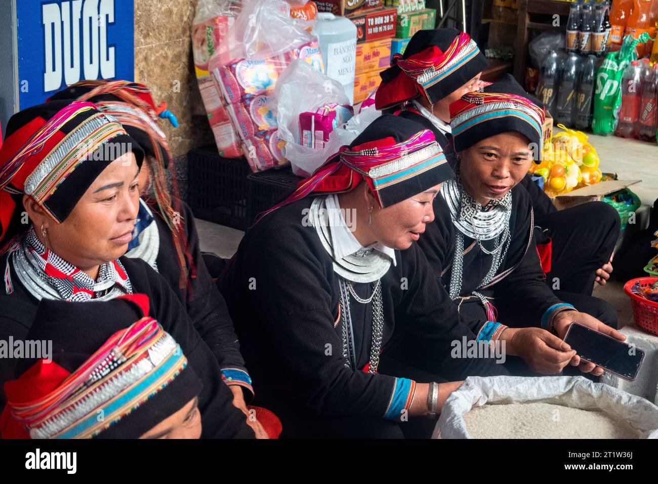 Vietnamese ethnic tribes hi-res stock photography and images - Alamy