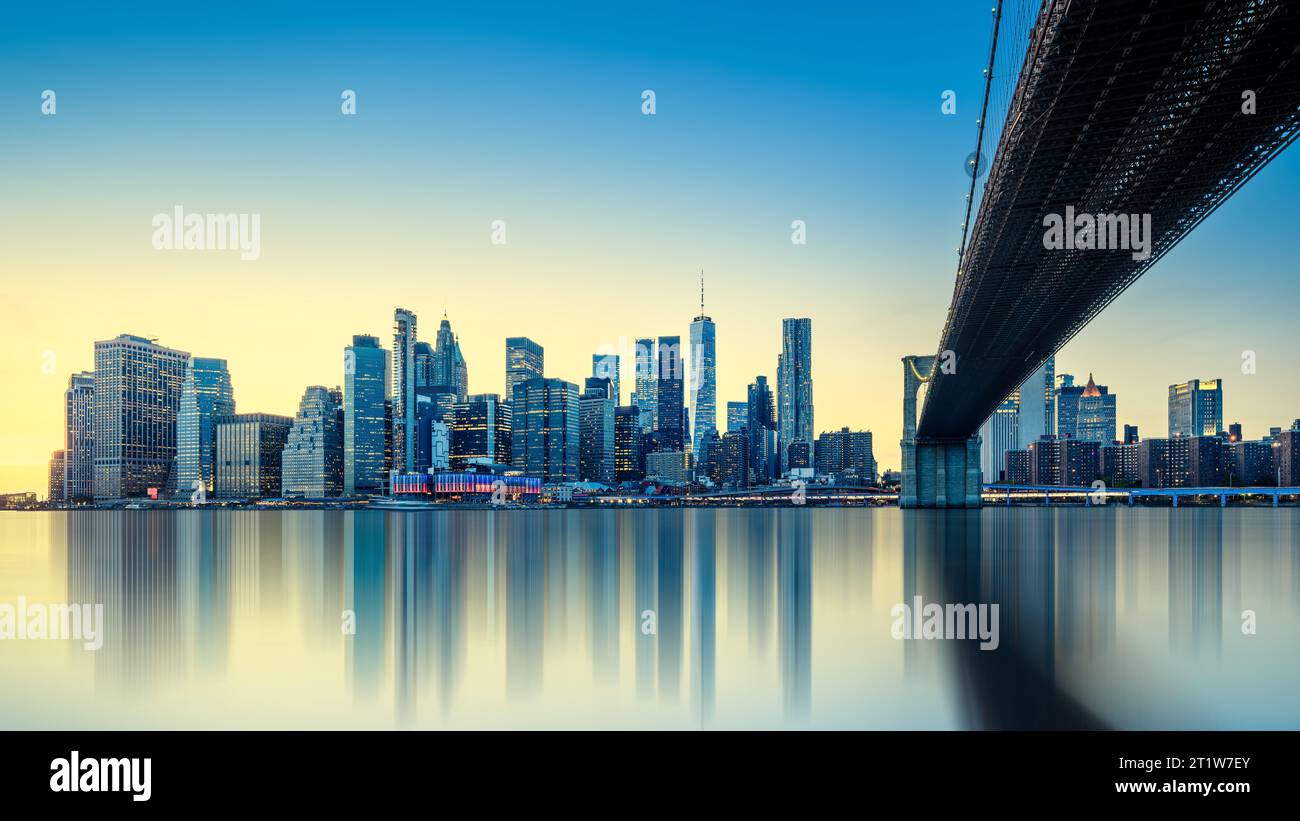 New york skyline sunset sunrise hi-res stock photography and images - Alamy