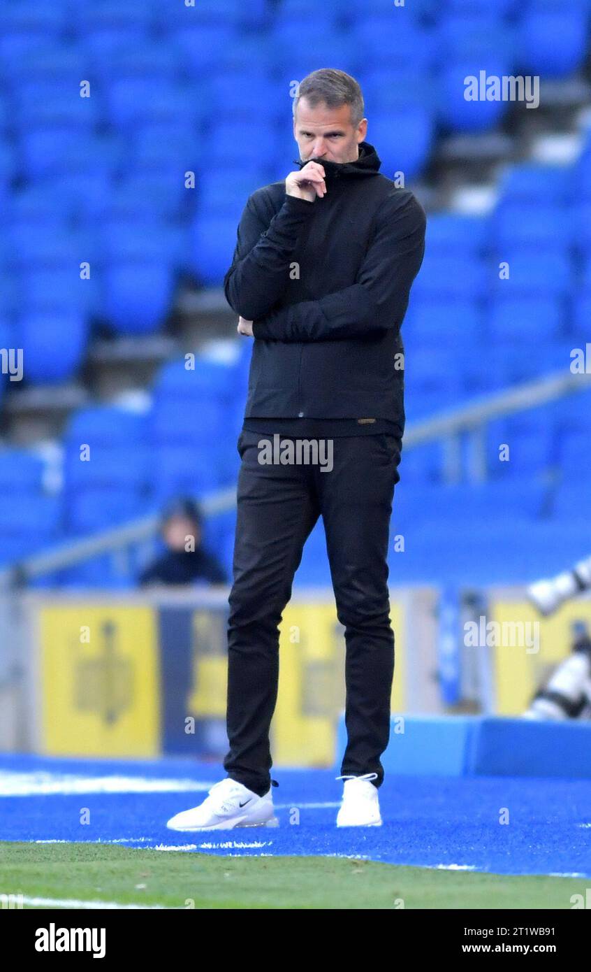 Brighton UK 15th October 2023 -  Tottenham head coach Robert Vilahamn during the Barclays  Women's Super League football match between Brighton & Hove Albion and Tottenham Hotspur at The American Express Stadium (Editorial Use Only) : Credit Simon Dack /TPI/ Alamy Live News Stock Photo