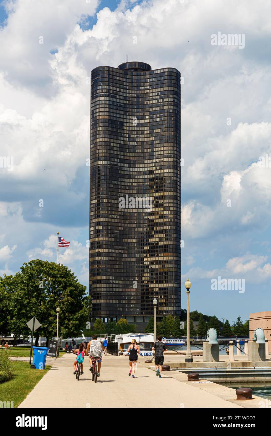 Lake Point Tower, a residential building on Lake Michigan, Chicago, Illinois, USA Stock Photo