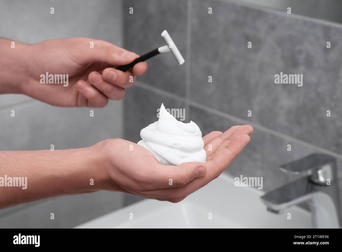 Styrofoam Razor Soapy razor hi-res stock photography and images - Alamy