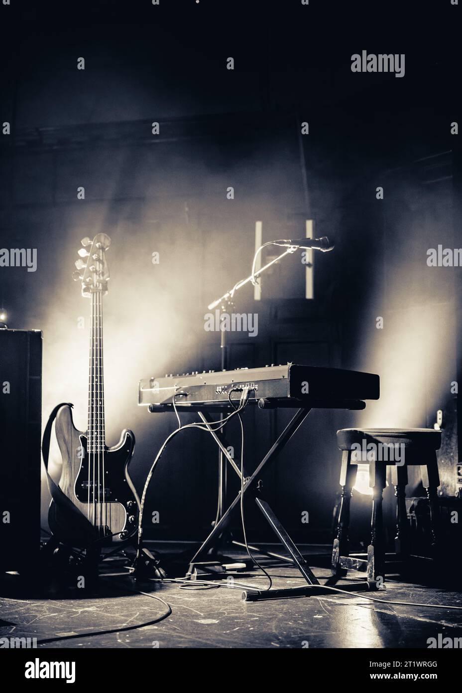 Back stage before gig hi-res stock photography and images - Alamy