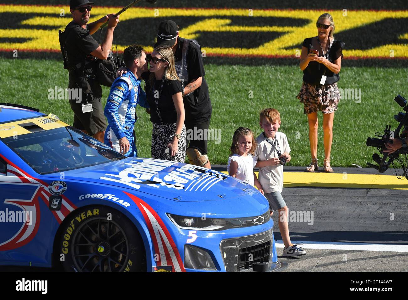LAS VEGAS, NV - OCTOBER 15: Kyle Larson (#5 Hendrick Motorsports ...