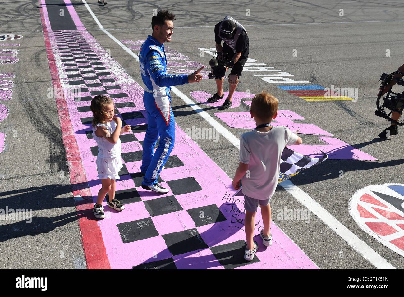LAS VEGAS, NV - OCTOBER 15: Kyle Larson (#5 Hendrick Motorsports ...