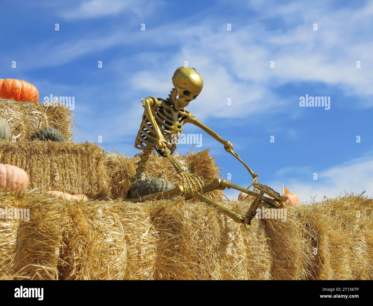 Hay pyramid hi-res stock photography and images - Alamy