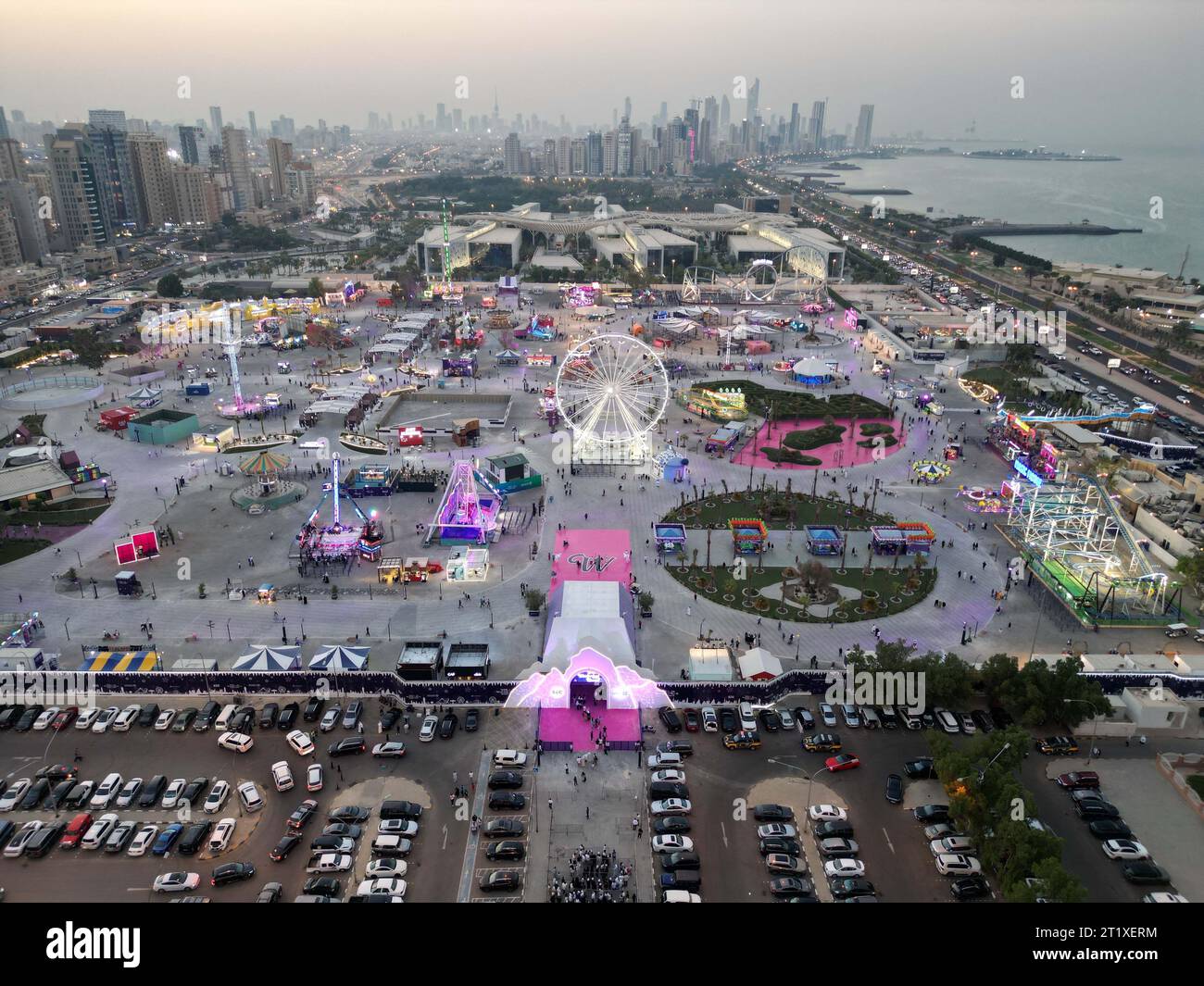 Hawalli Governorate, Kuwait. 15th Oct, 2023. People enjoy their time at
