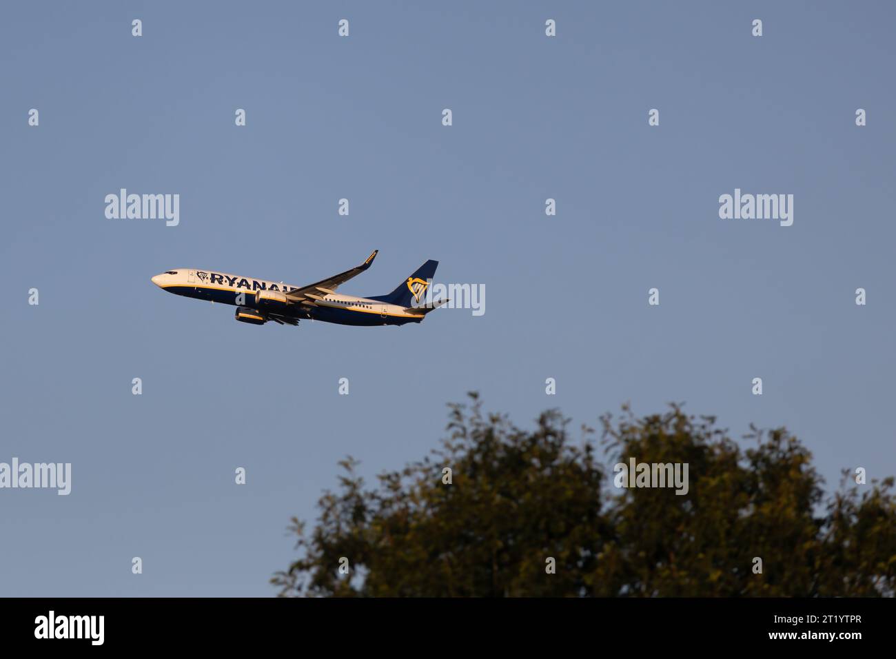 Take off climb hi-res stock photography and images - Alamy
