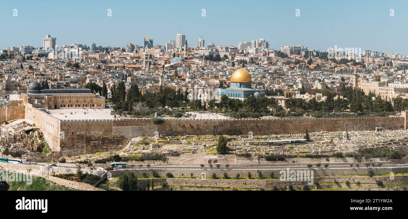 View of Jerusalem Old city and the Temple Mount, Dome of the Rock and ...
