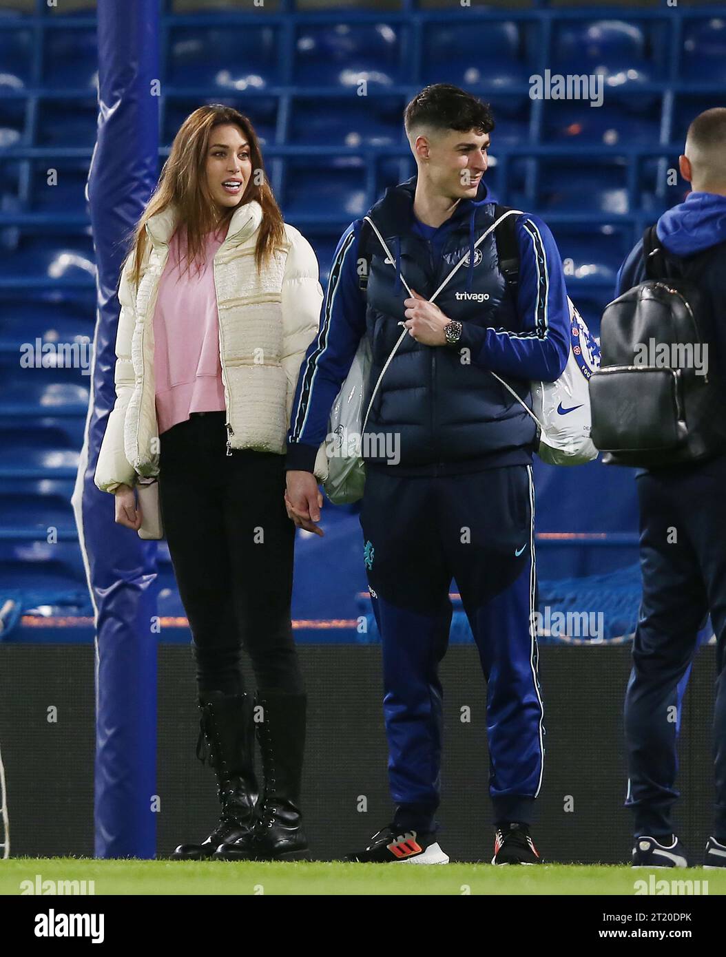 Chelsea goalkeeper Kepa Arrizabalaga & his fiancée Spanish Model model ...