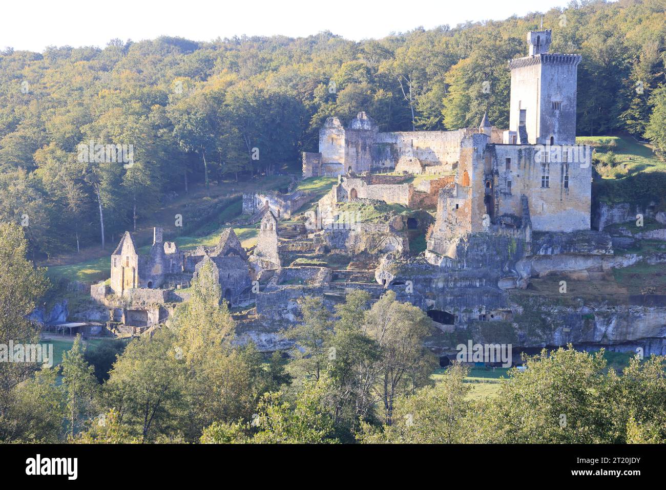 Chateau fort middle age hi-res stock photography and images - Page 2 - Alamy