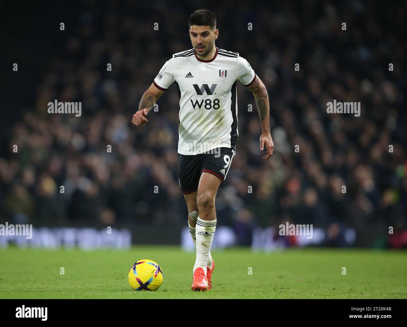 5,720 Fulham V Tottenham Hotspur Premier League Photos & High Res Pictures  - Getty Images