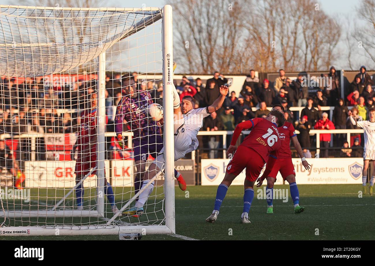 GOAL 11, Michael Cheek of Bromley scores. Bromley v Aldershot Town