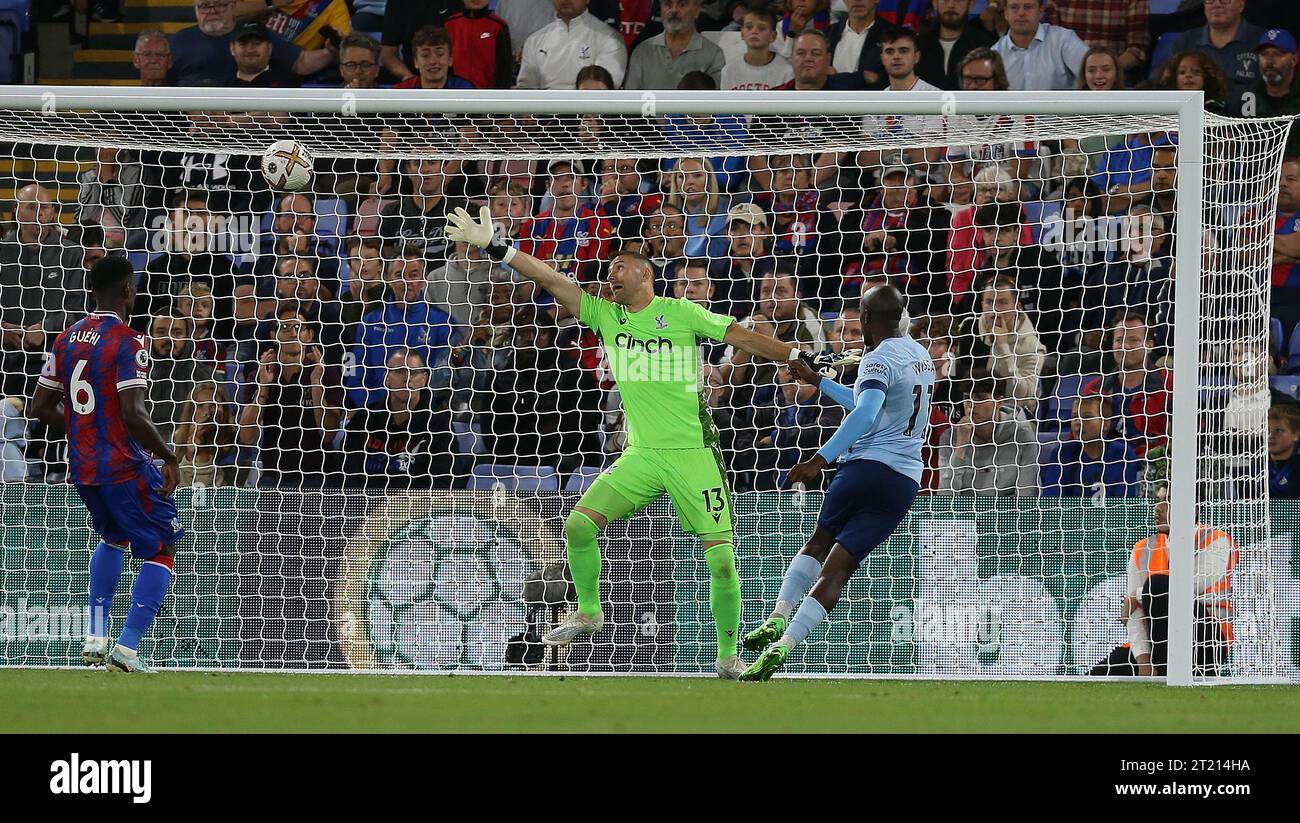 Yoane Wissa: Bintang Brentford yang Bersinar Terang di Premier League Yoane Wissa: Bintang Brentford yang Bersinar Terang di Premier League