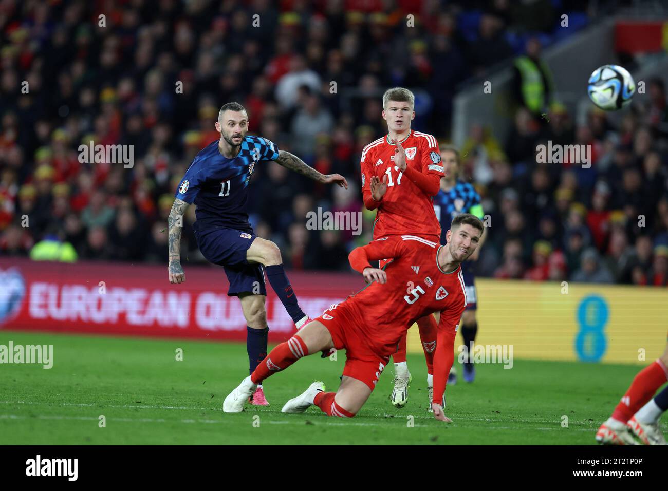 Cardiff, UK. 15th Oct, 2023. Marcelo Brozovic of Croatia has a shot at goal. Wales v Croatia, UEFA Euro 2024 qualifying, group D match at the Cardiff city stadium in Cardiff, South Wales on Sunday 15th October 2023. Editorial use only. pic by Andrew Orchard/Andrew Orchard sports photography/Alamy Live News Credit: Andrew Orchard sports photography/Alamy Live News Stock Photo