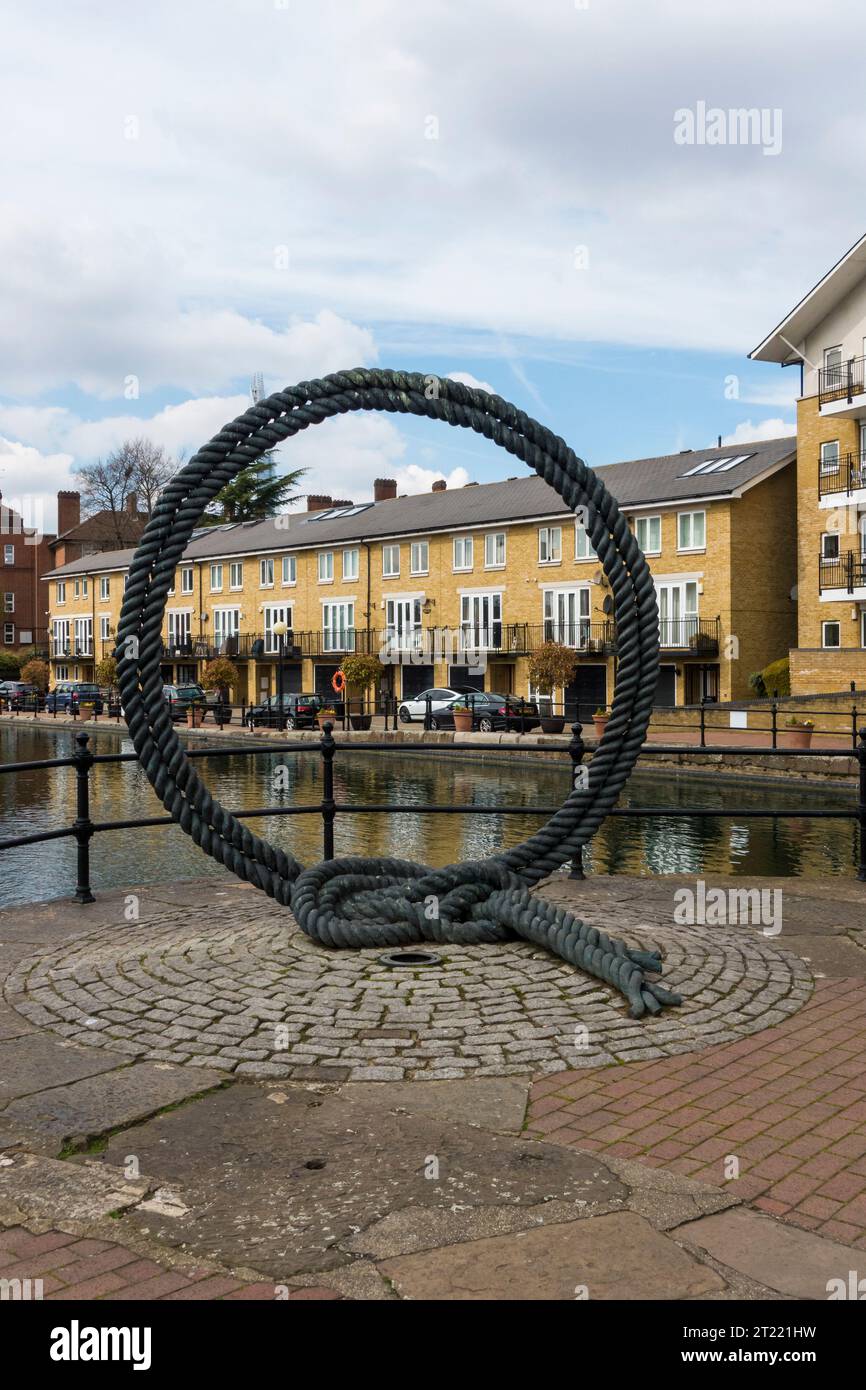 Rope Sculpture statue in Wapping, London Stock Photo