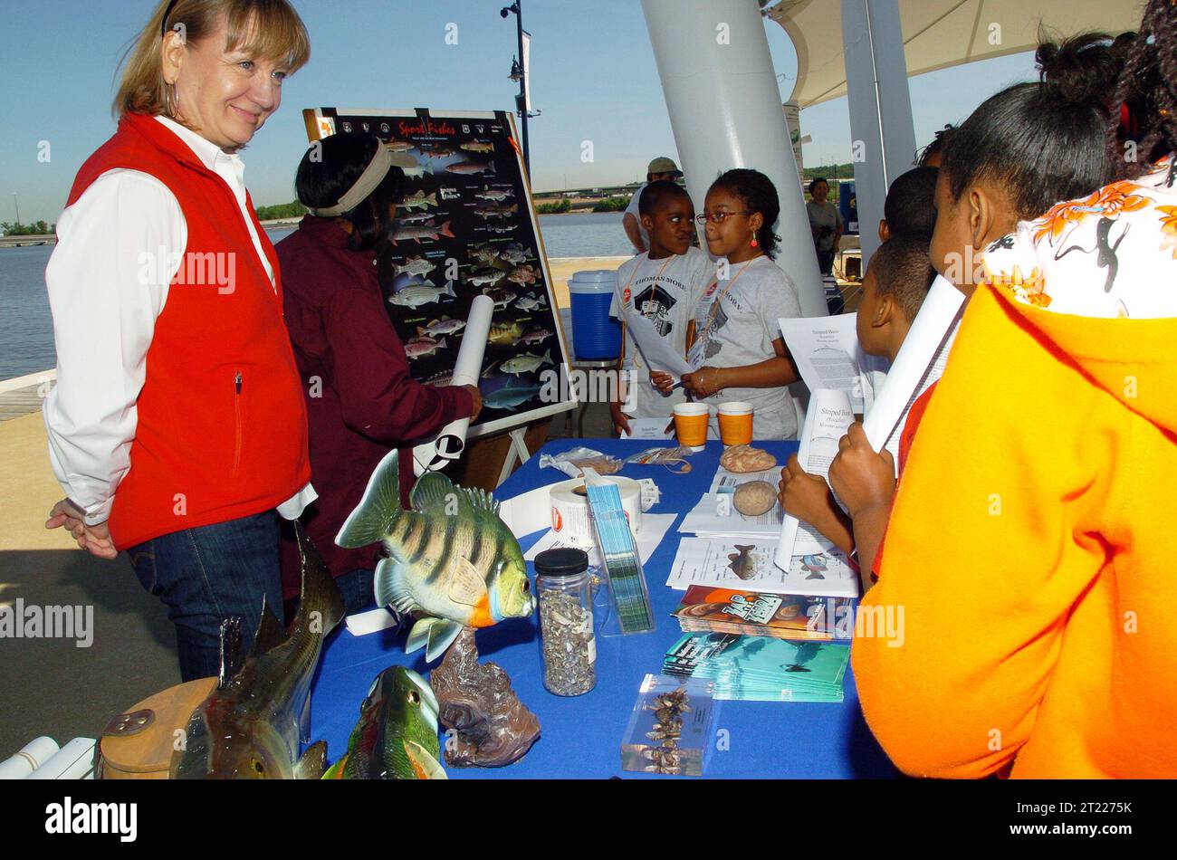 FWS employees teaching students about different fish at the 2009 Nation's River Bass Tournament
