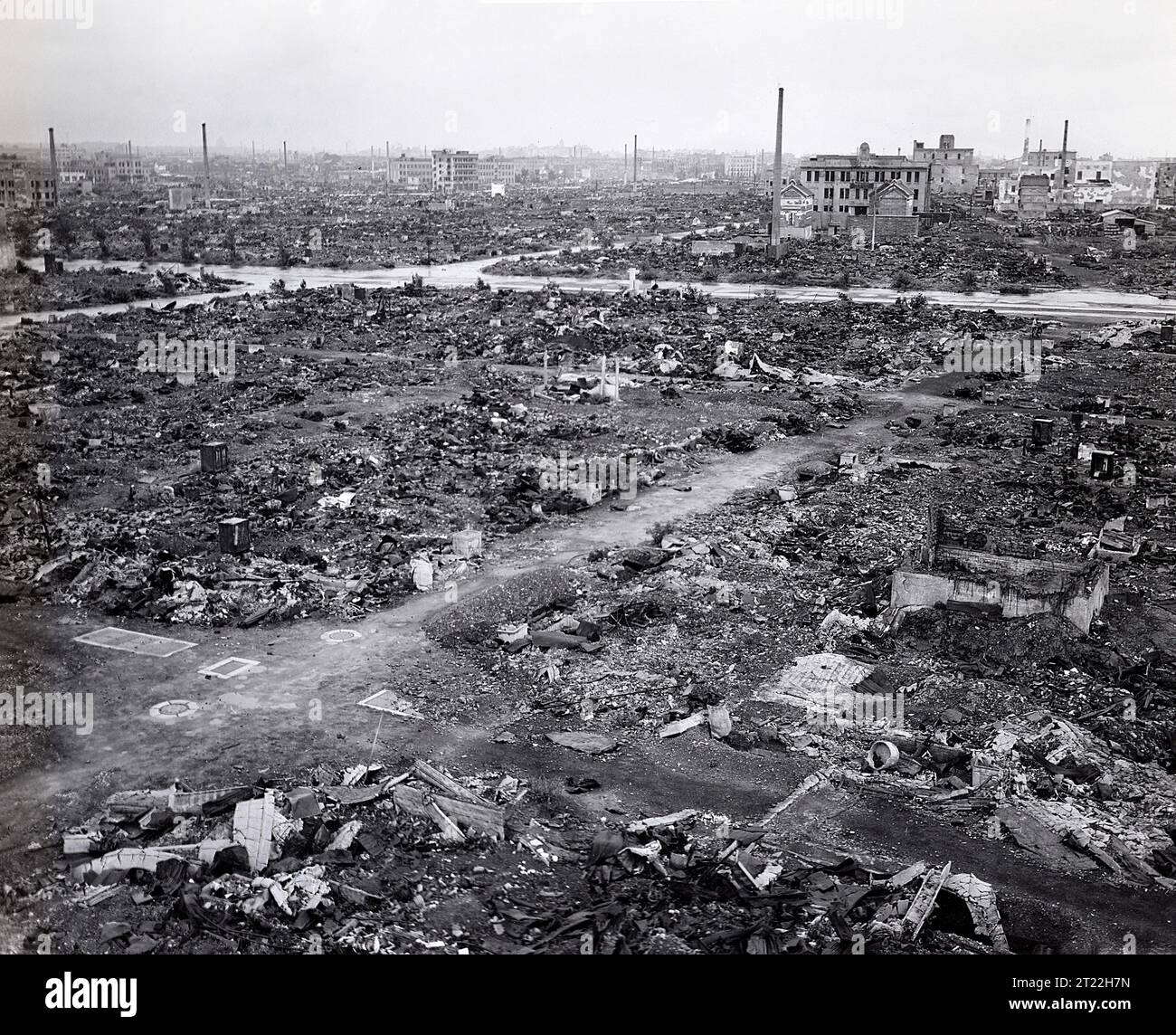 Bomb blast ruins after U.S. Air Force air raids, Asakusa, Tokyo, Japan, Stanley Troutman, ACME, New York World-Telegram and the Sun Newspaper Photograph Collection, 1945 Stock Photo