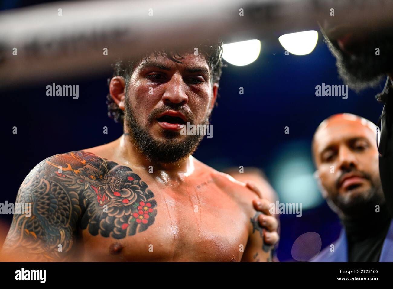 Manchester, UK. Dillon Danis attemps a grapple takedown on Logan Paul during the Prime Card boxing event at Manchester Arena. Paul won by disqualification. Credit: Benjamin Wareing/ Alamy Live News Stock Photo