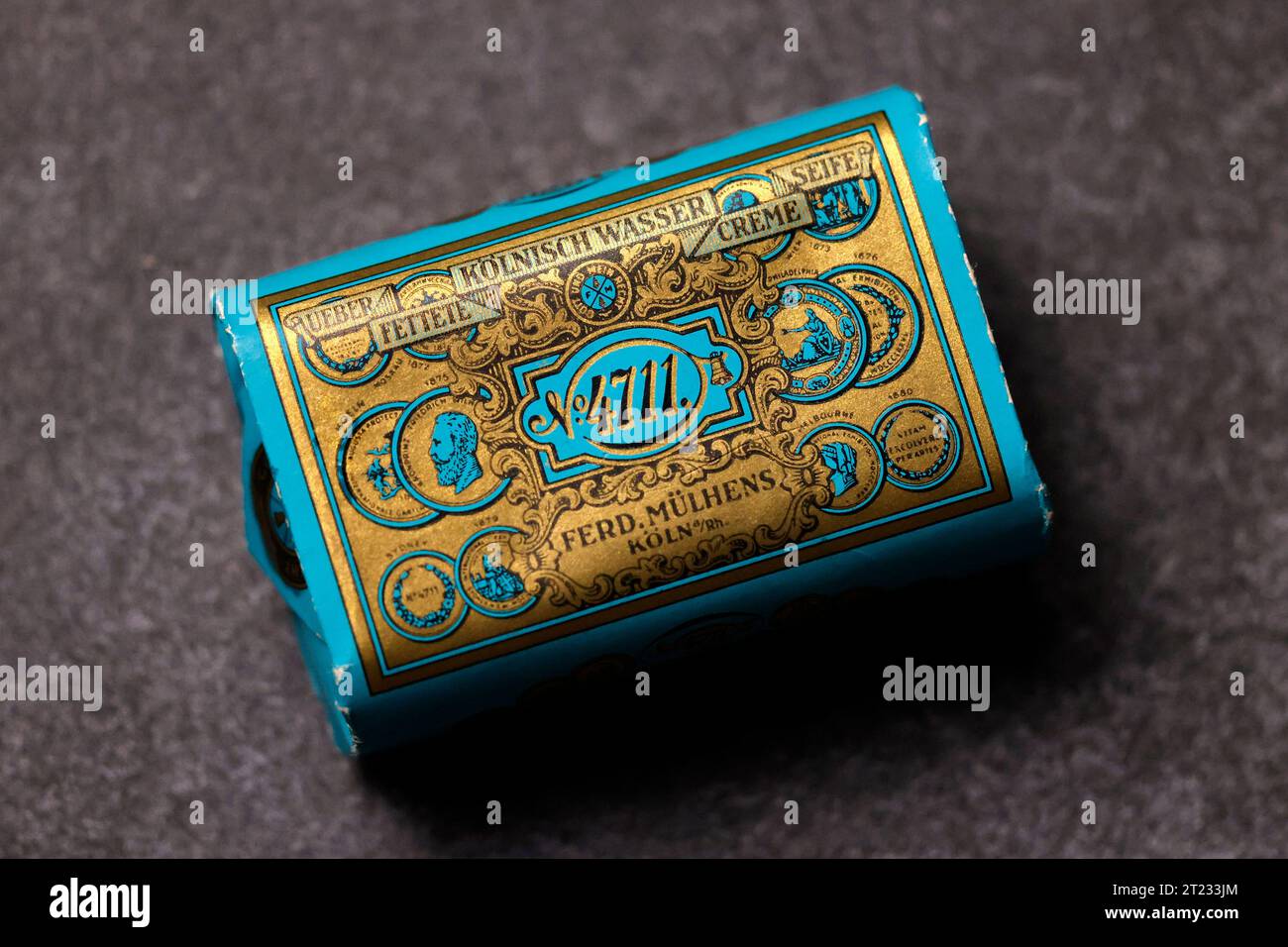 4711 flasche hi-res stock photography and images - Alamy