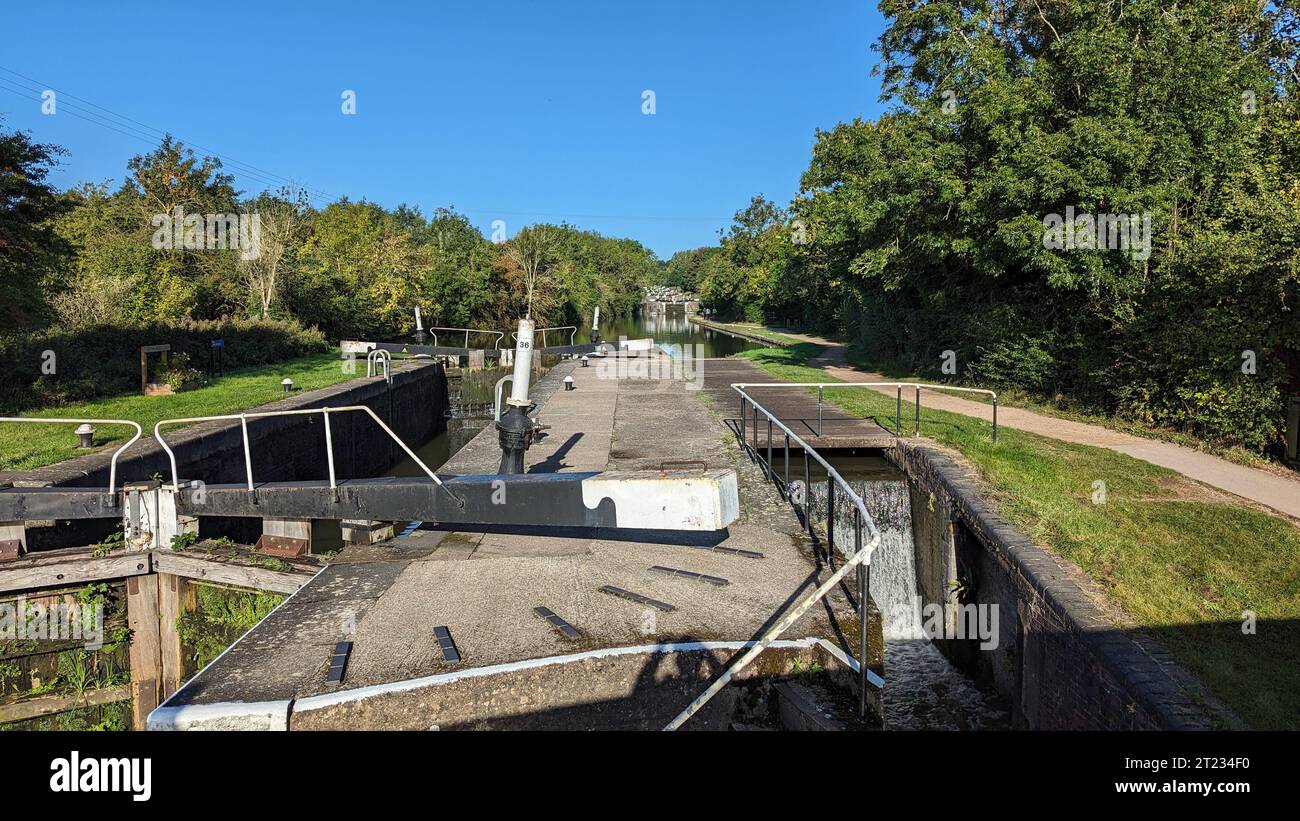 Grand Union Canal Warwick locks narrow boats canal trust Stock Photo