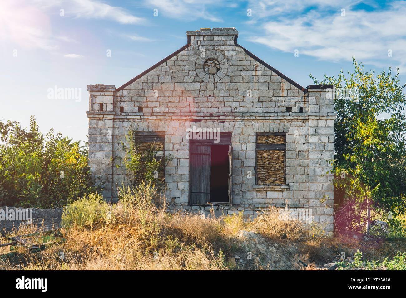 Abandoned stone church hi-res stock photography and images - Alamy