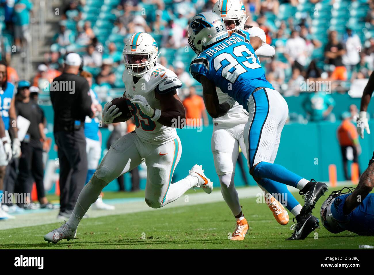 Miami Dolphins running back Chris Brooks (35) runs for a first down as ...