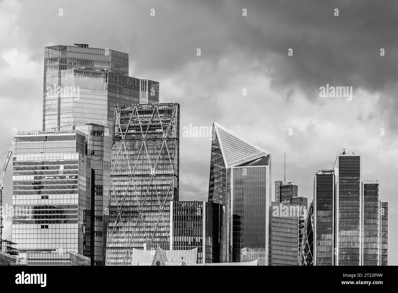 Modern architectural buildings in Black and White Stock Photos & Images ...