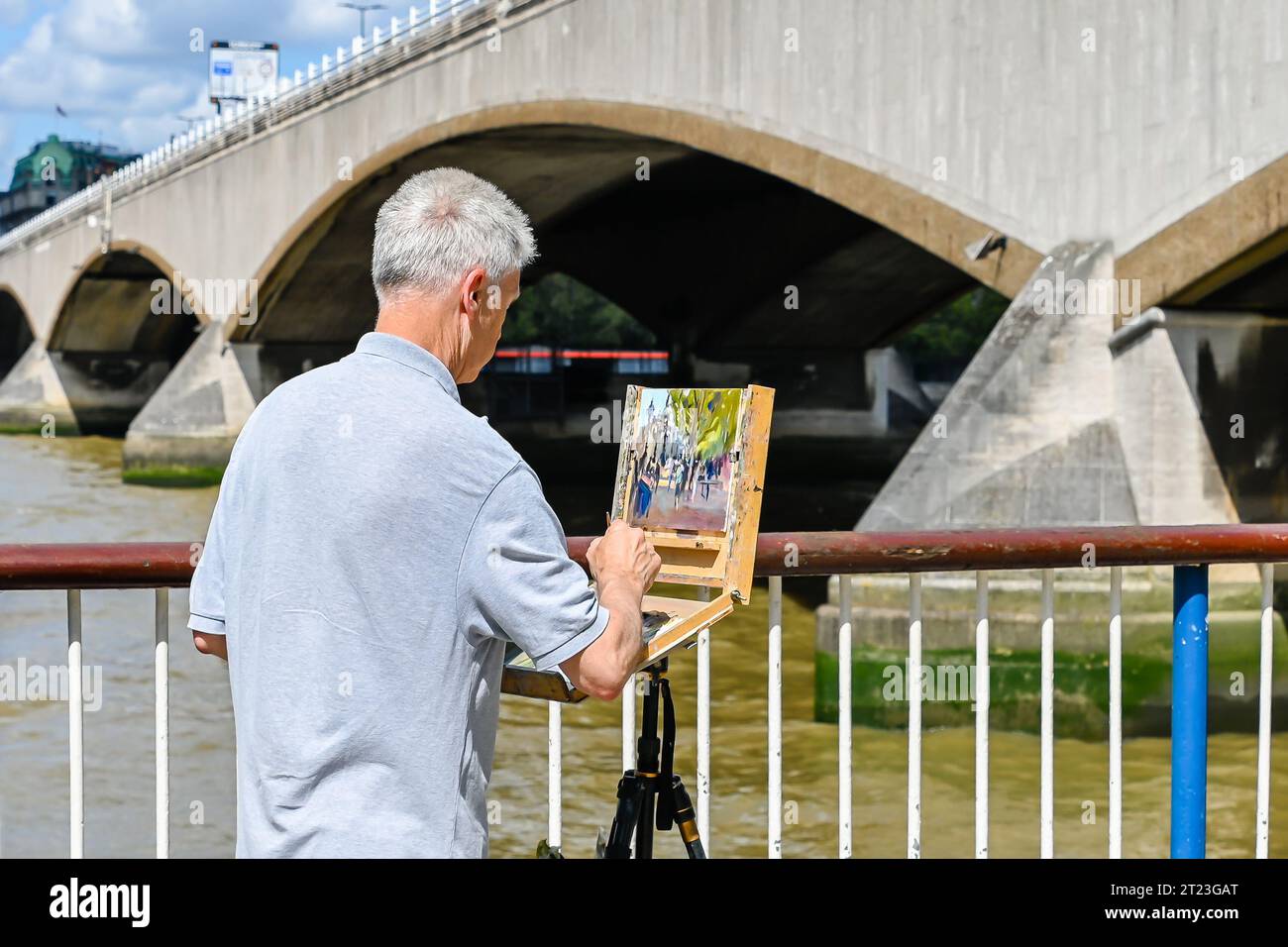 Elderly man painting canvas hi-res stock photography and images - Alamy
