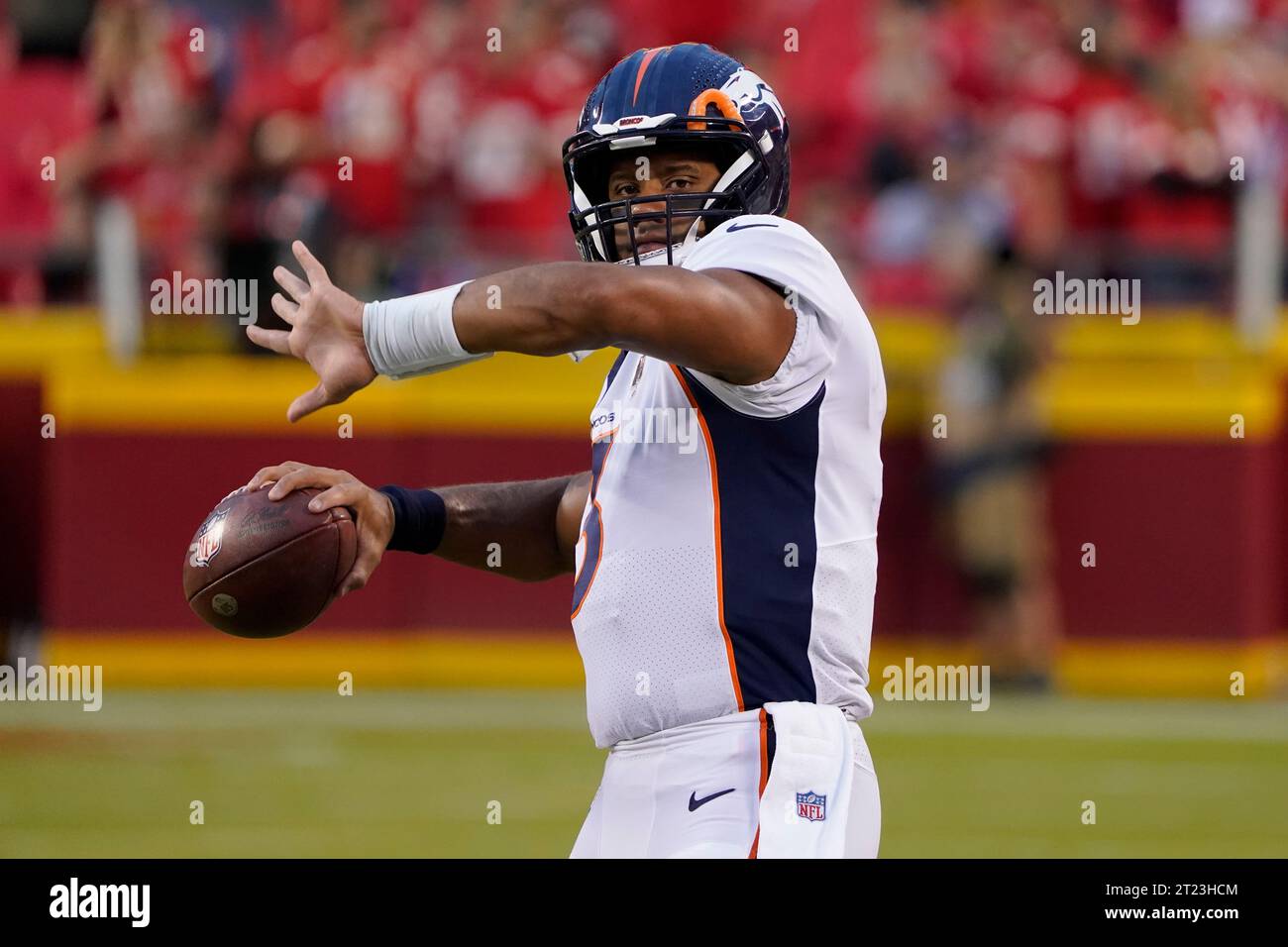 Denver Broncos quarterback Russell Wilson warms up prior to an NFL ...
