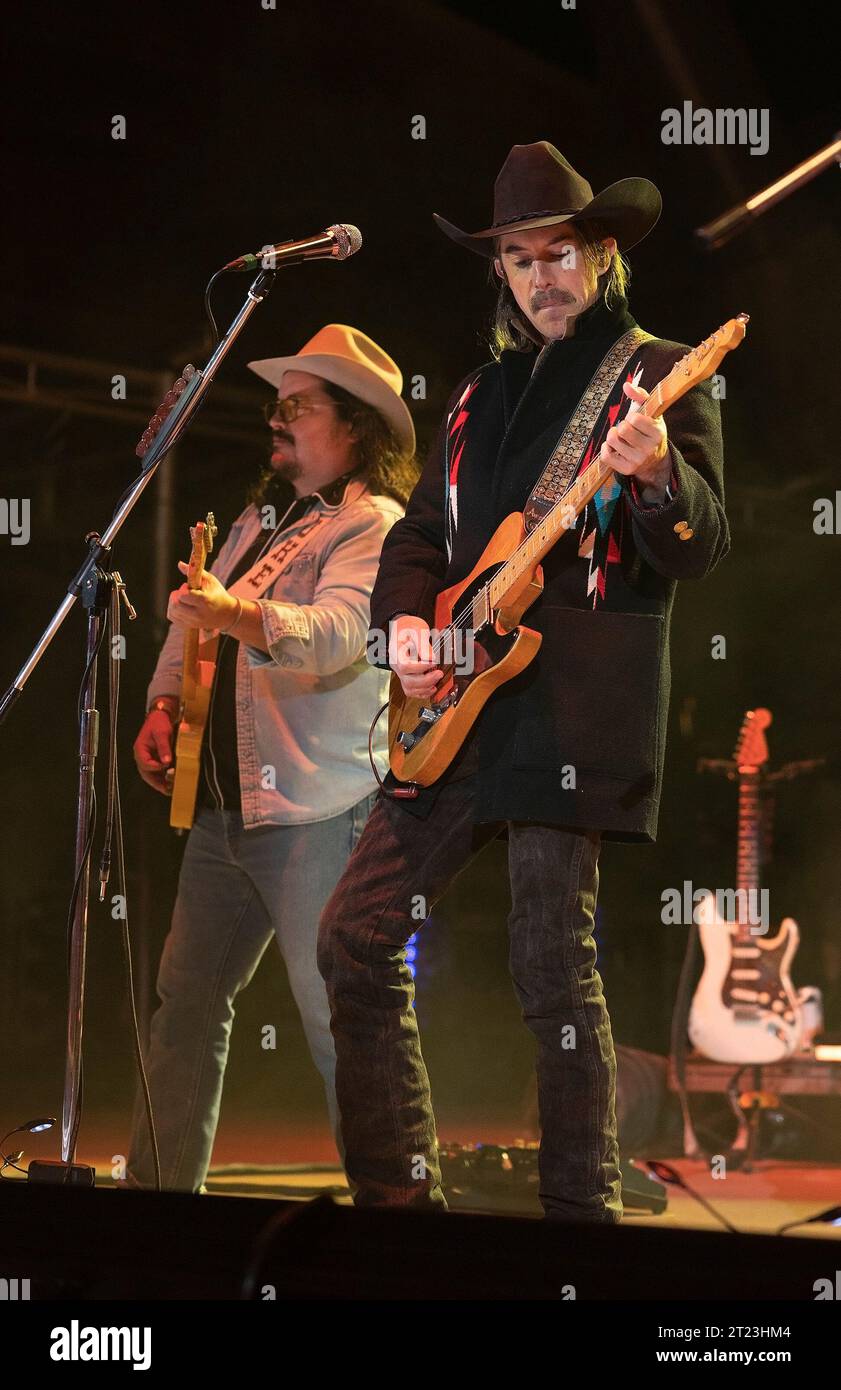 October 14, 2023, Morrison, Colorado, USA: JESS CARSON & Lead Guitarist of MIDLAND perform to a sold out crowd tonight at Red Rocks Amphitheater in Morrison, CO. (Credit Image: © Hector Acevedo/ZUMA Press Wire) EDITORIAL USAGE ONLY! Not for Commercial USAGE! Stock Photo