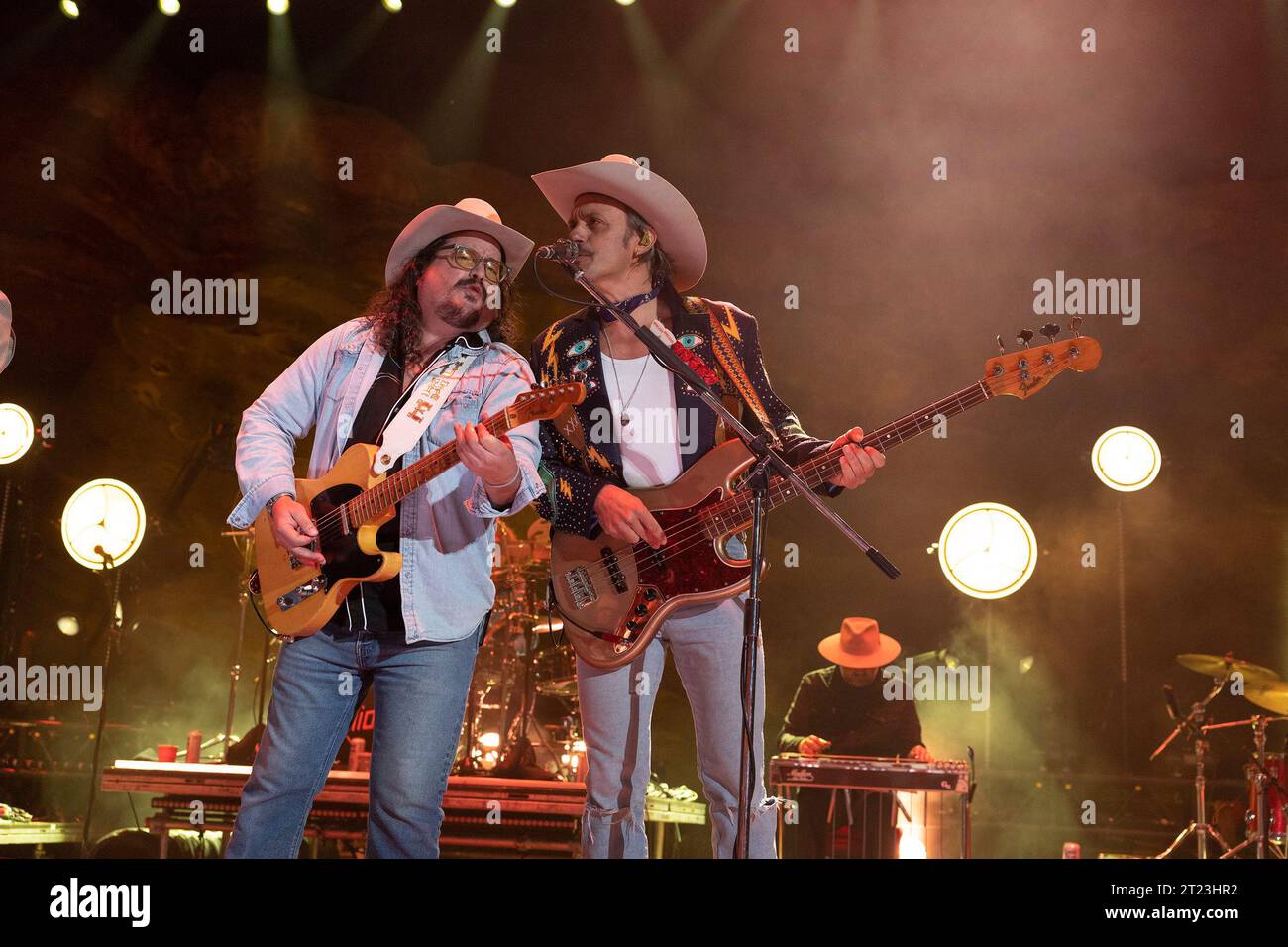 October 14, 2023, Morrison, Colorado, USA: CAMERON DUDDY & Lead Guitarist of MIDLAND perform to a sold out crowd tonight at Red Rocks Amphitheater in Morrison, CO. (Credit Image: © Hector Acevedo/ZUMA Press Wire) EDITORIAL USAGE ONLY! Not for Commercial USAGE! Stock Photo