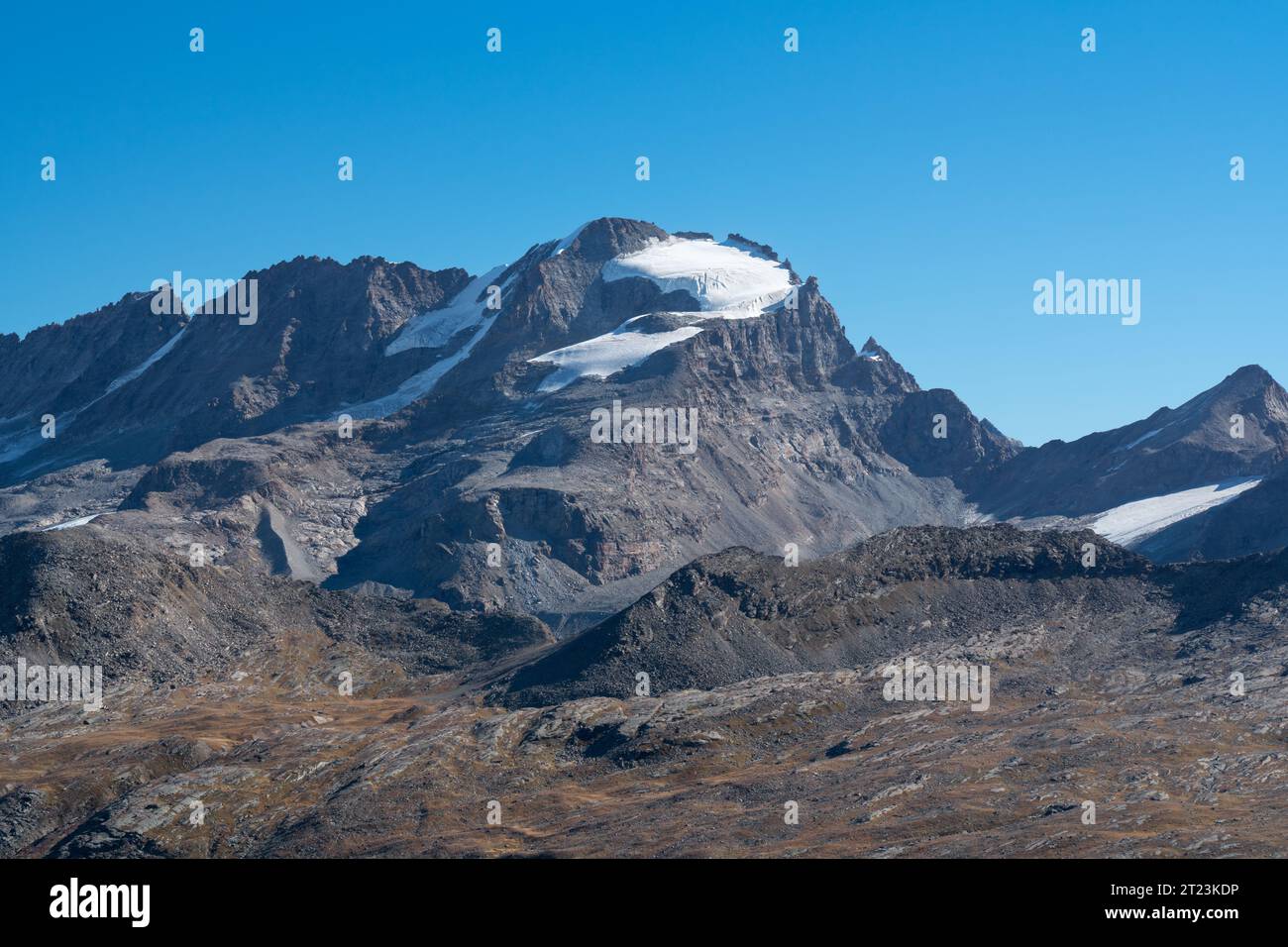 gran-paradiso-mountain-and-glacier-on-top-valsavarenche-valley