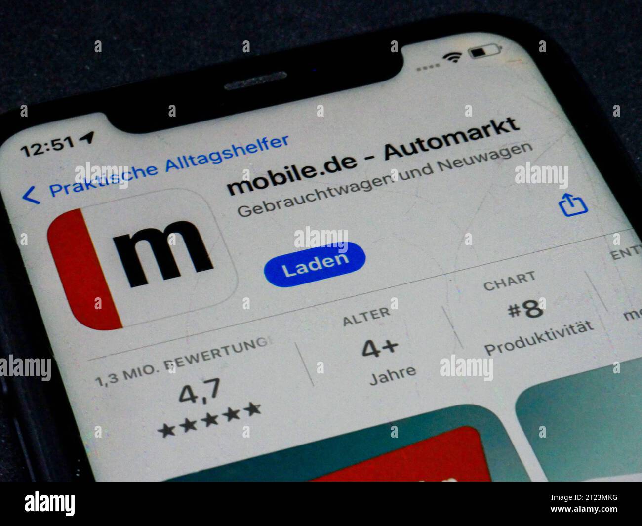 App Store - Apple 16.10.2023: Apple App Store auf einem iPhone. Praktische Alltagshelfer - mobile.de - Automarkt *** App Store Apple 16 10 2023 Apple App Store on an iPhone Practical Everyday Helpers mobile de car market. Credit: Imago/Alamy Live News Stock Photo