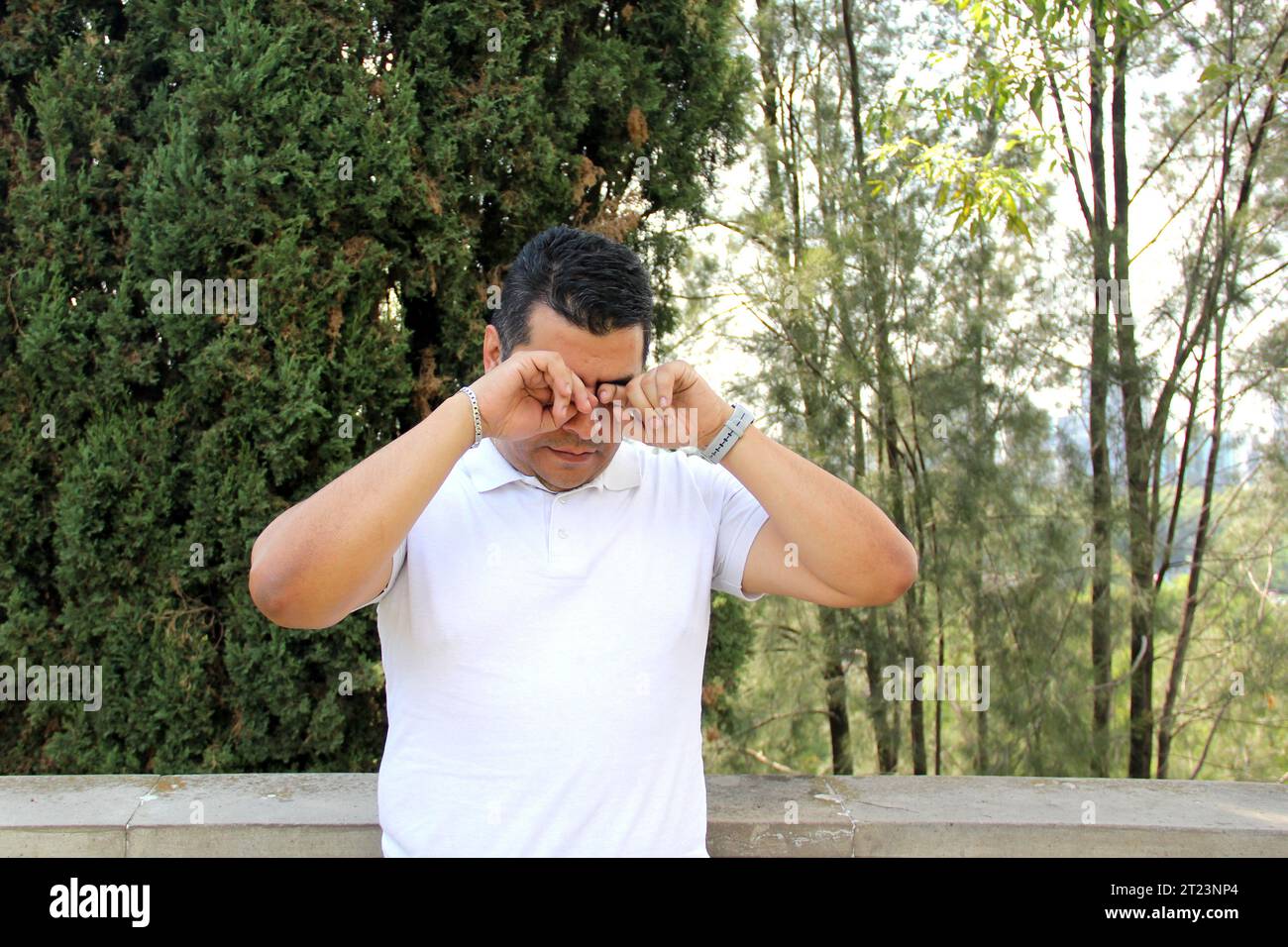 40yearold darkskinned Latin man suffers from pain and burning in his