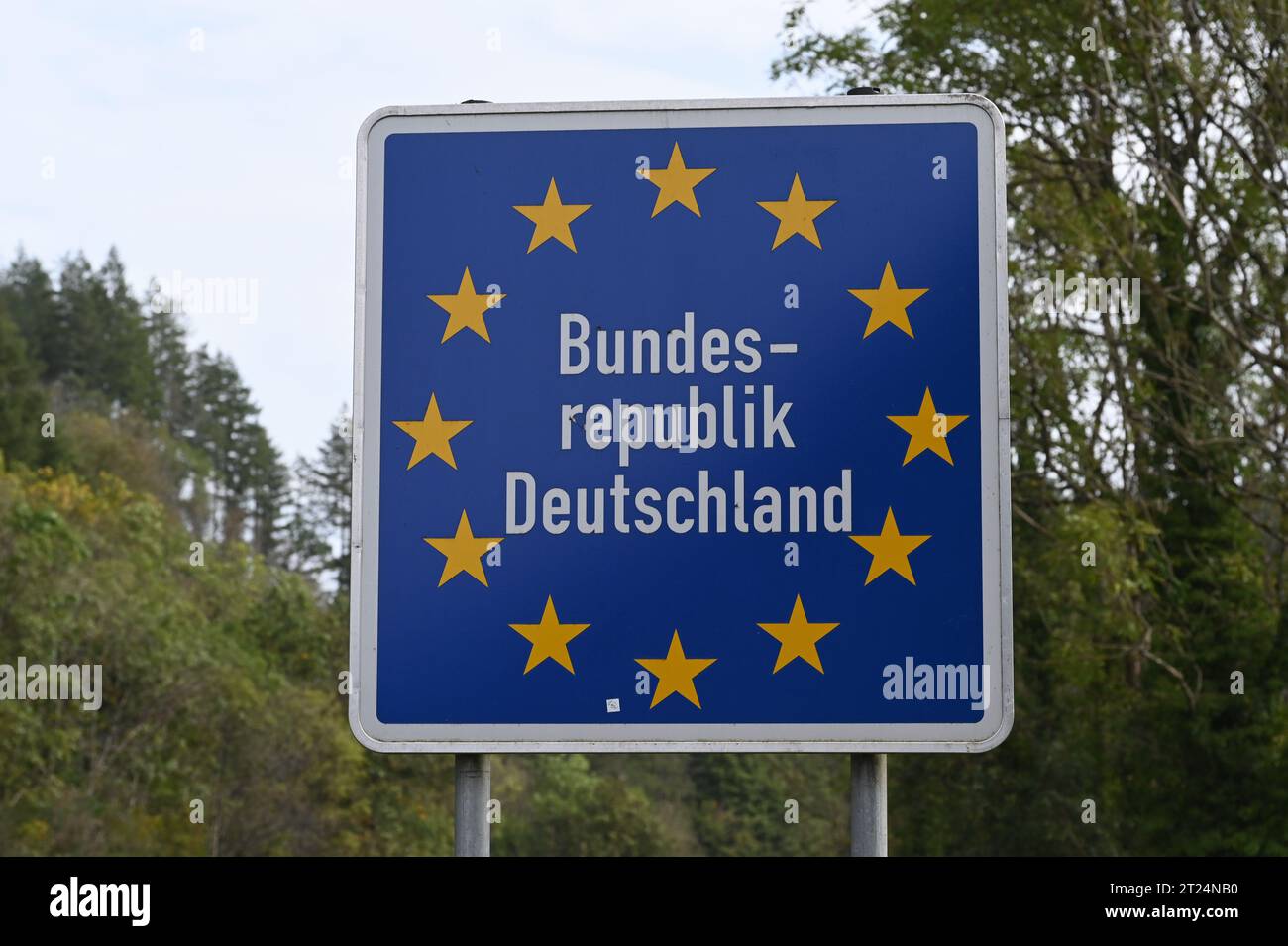 Roth An Der Our, Germany. 13th Oct, 2023. A sign with the