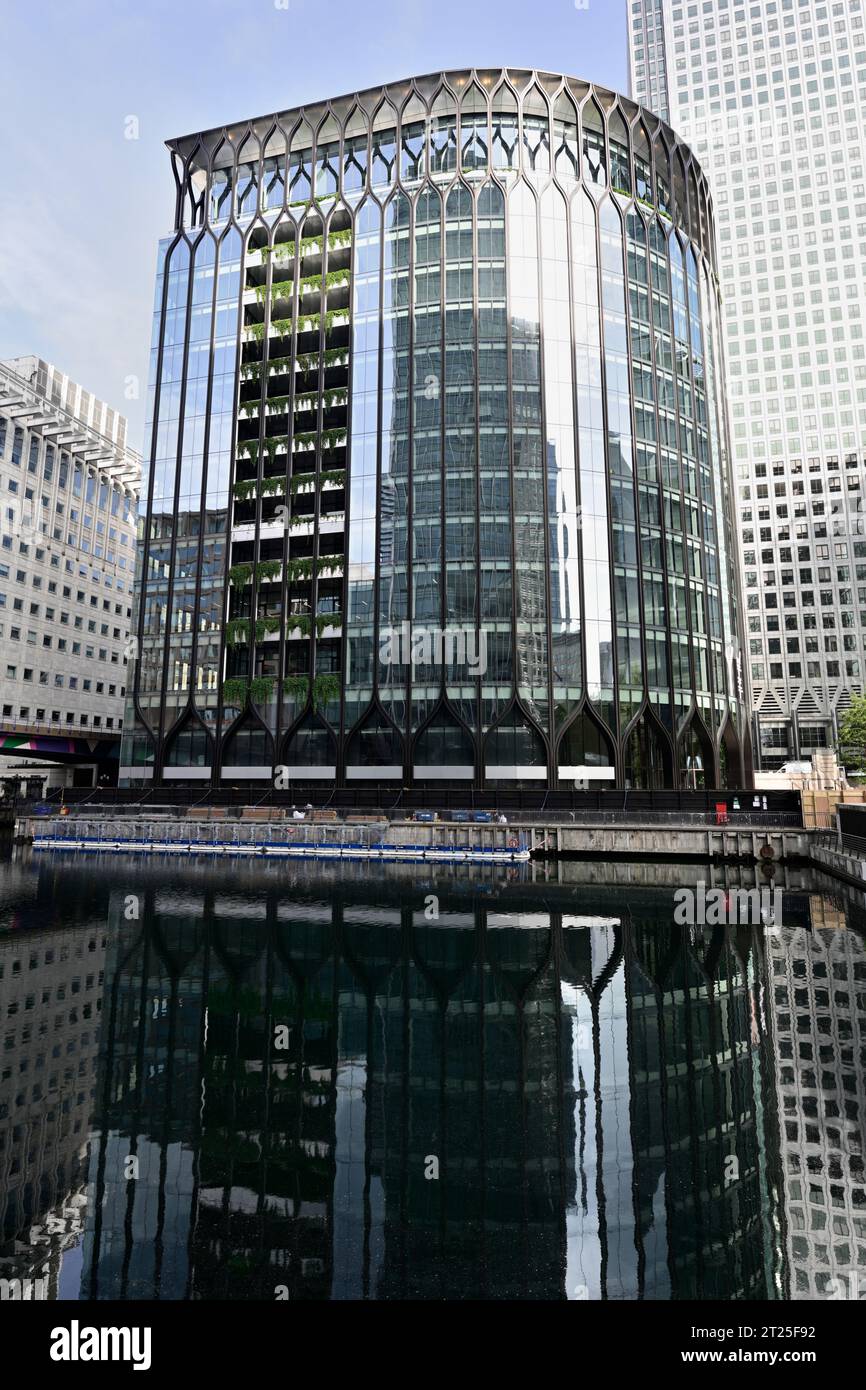 YY London building, 30 South Colonnade, Canary Wharf, Docklands, East London, United Kingdom Stock Photo