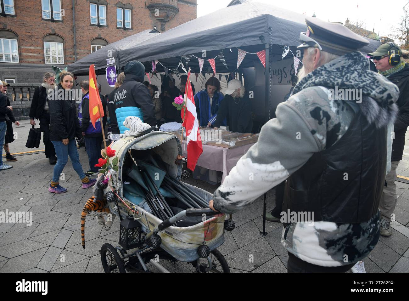 Copenhagen, Denmark /17 October. 2023/.Hus forbi opr homeless day
