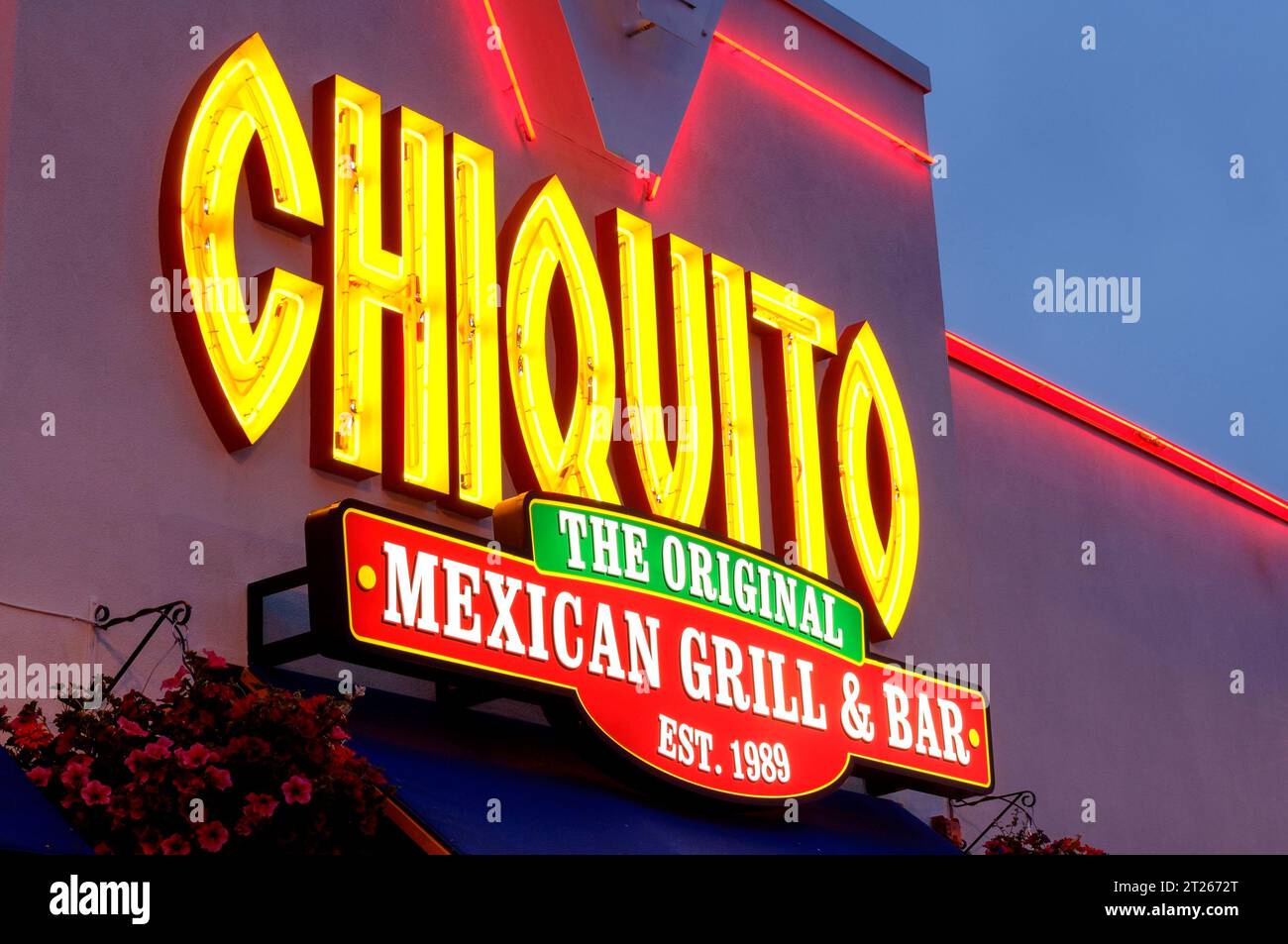 The exterior of a Chiquito Mexican restaurant in Ellesmere Port UK at night Stock Photo