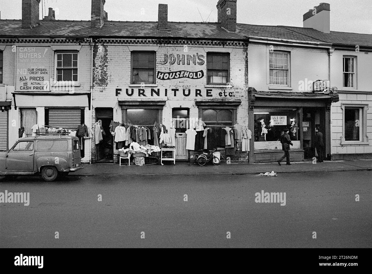 John's Household Furniture shop, Lil's Cafe and the Admiral Dundas Pub prior to demolition in the Slum clearance of St Ann's, Nottingham. 1969-1972 Stock Photo