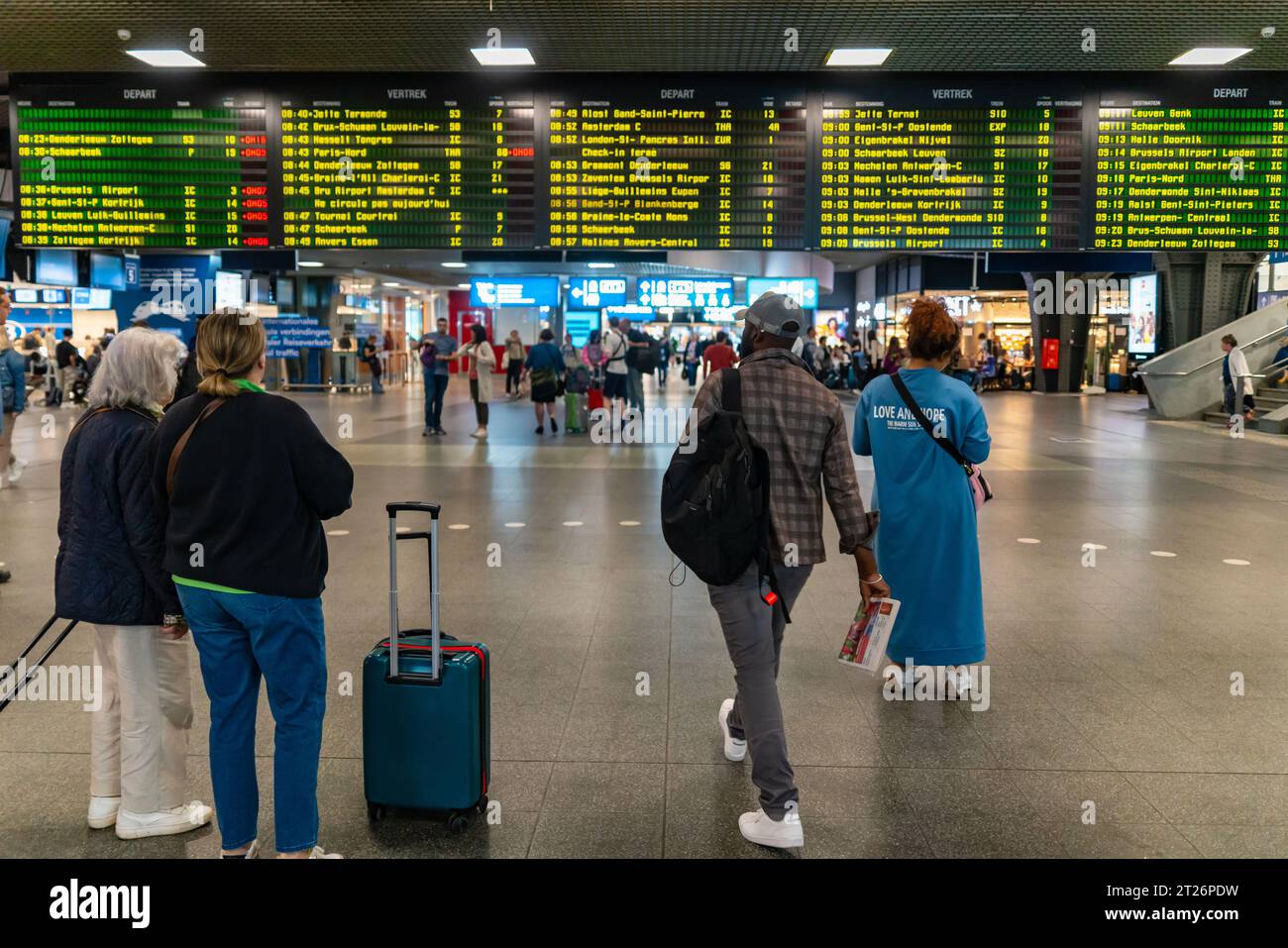 Passengers at Brussels Midi (Zuid) railway station, Belgium Stock Photo