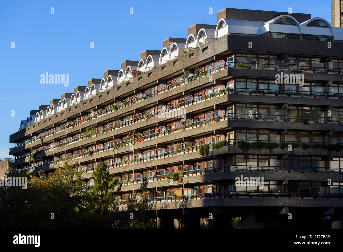 Defoe House a terrace apartment block in the Barbican Estate, was designed by Chamberlin, Powell, and Bon, and is a prominent example of British bruta Stock Photo