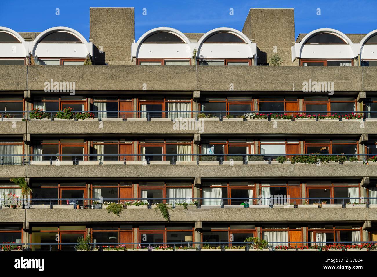 Andrewes House, a terrace apartment block in the Barbican Estate, was designed by Chamberlin, Powell, and Bon, and is a prominent example of British b Stock Photo