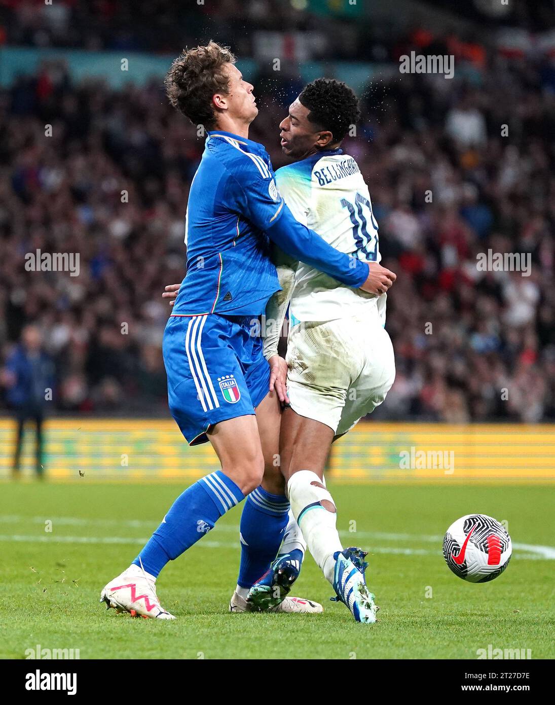 Italy's Giorgio Scalvini and England's Jude Bellingham collide into ...