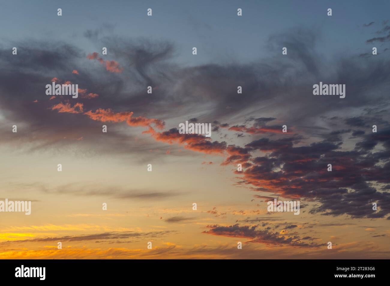 Stratus cloud hi-res stock photography and images - Alamy